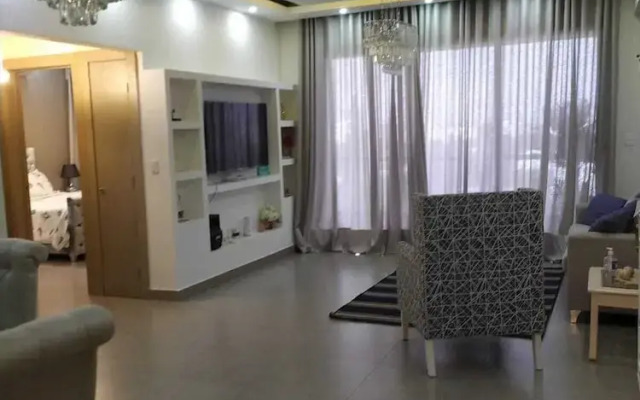 1br Luxury Condo Jacuzzi, gym Mountains With Parking lot