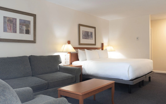 Robin Hood Inn & Suites