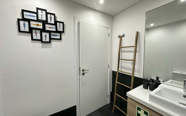 Iva's Panoramic Sesimbra - Trip2Portugal