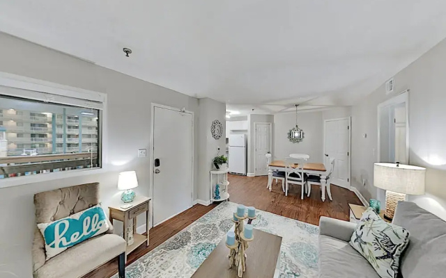 3211hhre 2 Bedroom Condo