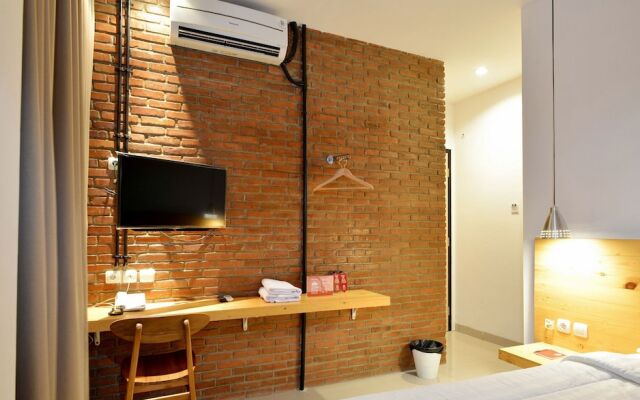 ZEN Rooms Near Mall Buaran