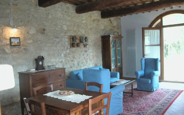 Charming Apartment With Pool and Countryside Views