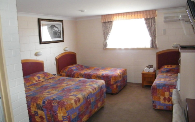 The Clansman Motel – Guest Rooms – Glen Innes