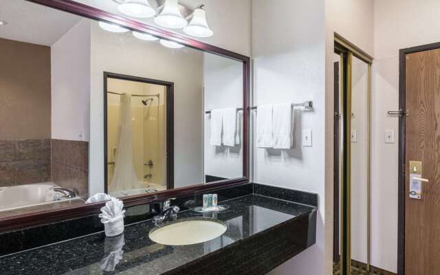 Quality Suites Burleson - Ft. Worth