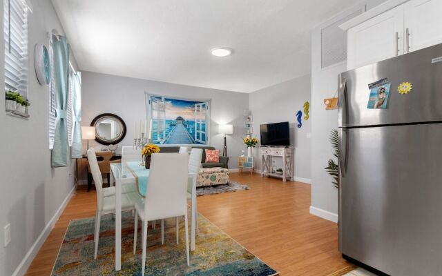 Deluxe Beach Apt