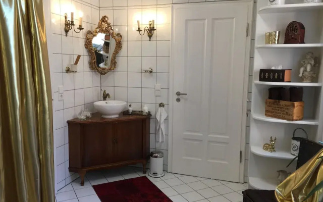 Bed & Breakfast Castle Hollywood