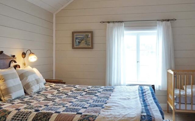 6 Person Holiday Home in Hedekas-by Traum