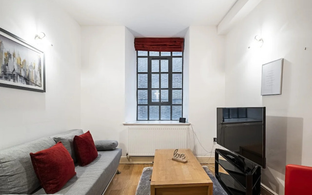 Shelton Apartment, London