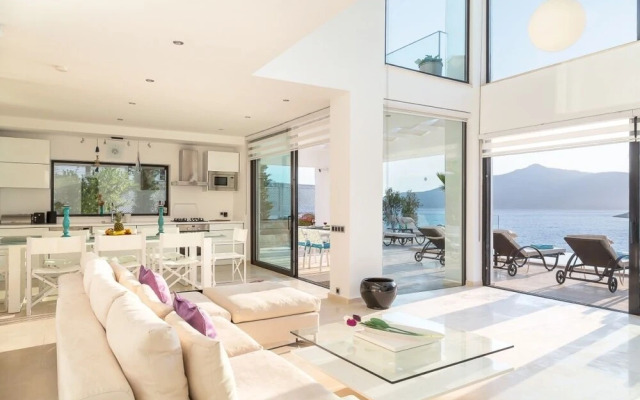 Villa Afsana by Akdenizvillam