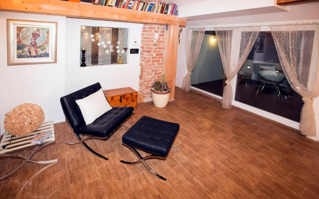 Angel's Nest Apartment