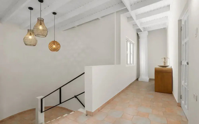 Newly Renovated Amazing Location Private Pool
