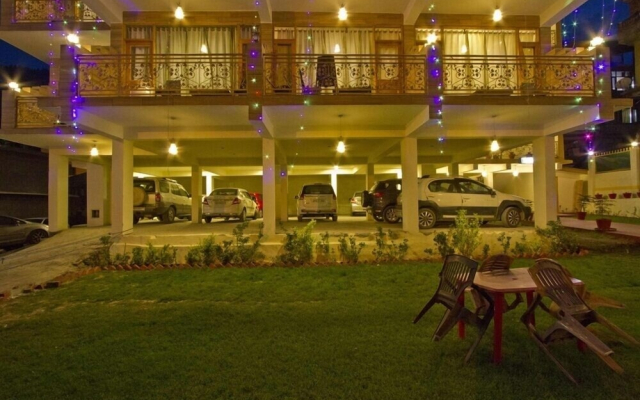 The Paramount Inn