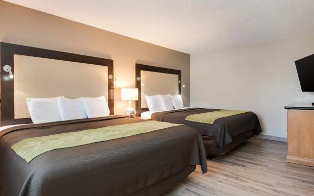 Rodeway Inn & Suites Hwy 217 & 26 W
