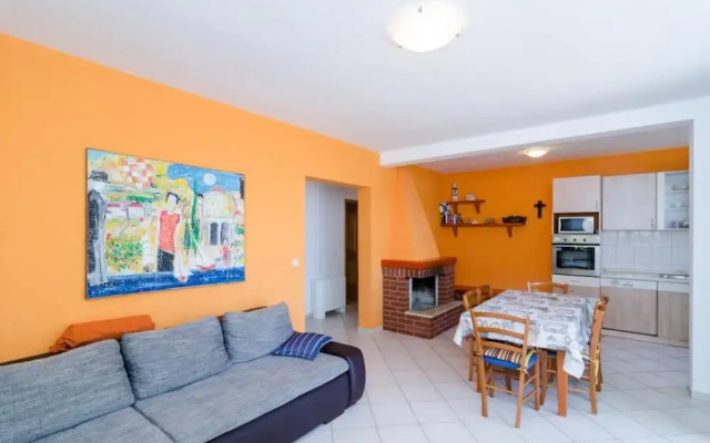 Apartments Plavac Mali