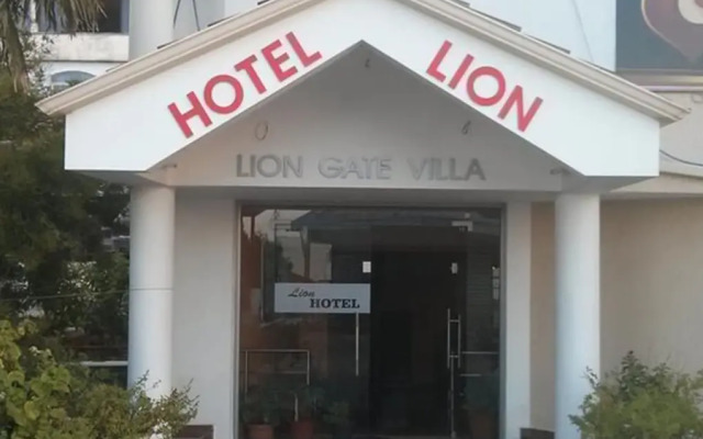Lion Gate Hotel
