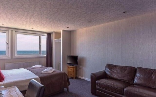 Number 44 Hotel & Bar