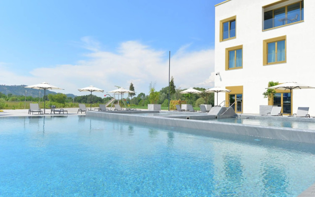 mk | hotel tirana