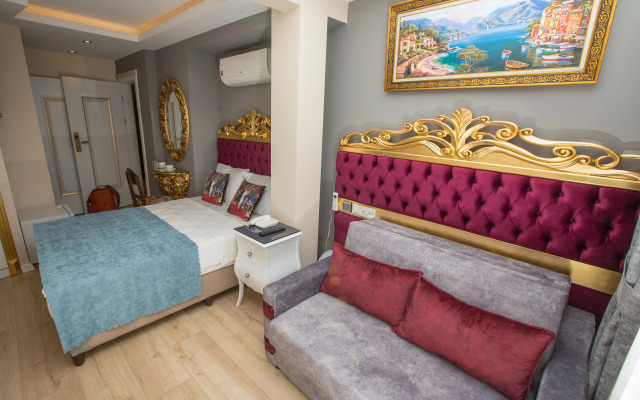 Atlantis Royal Hotel