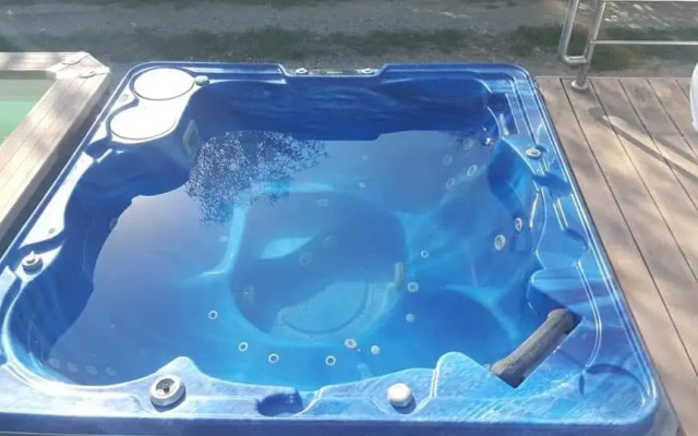 Insula Nada Apelor - Maliuc