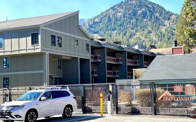 Slopeside At 1849 Condos