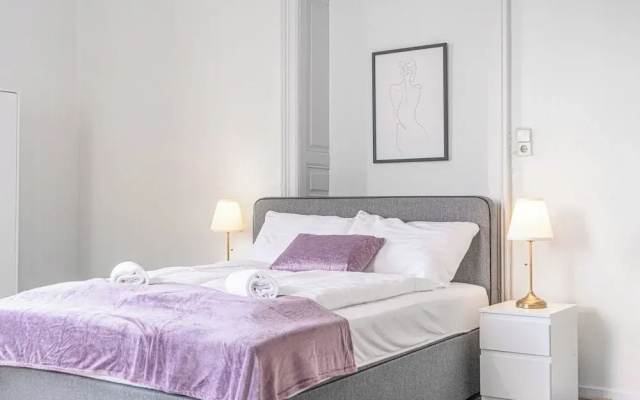Central Access 2BR Apt Near AKH Hospital