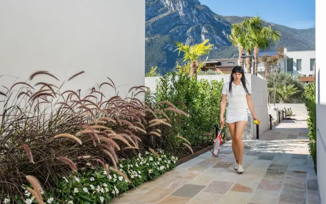 Oleeva Garda Living Adults Only