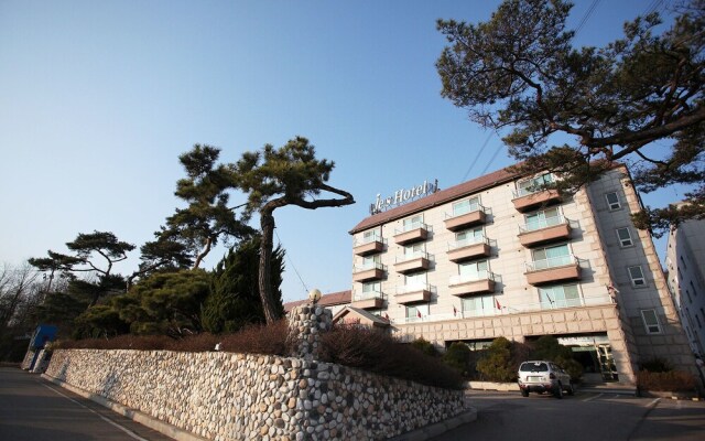 Jes Hot Spring Hotel