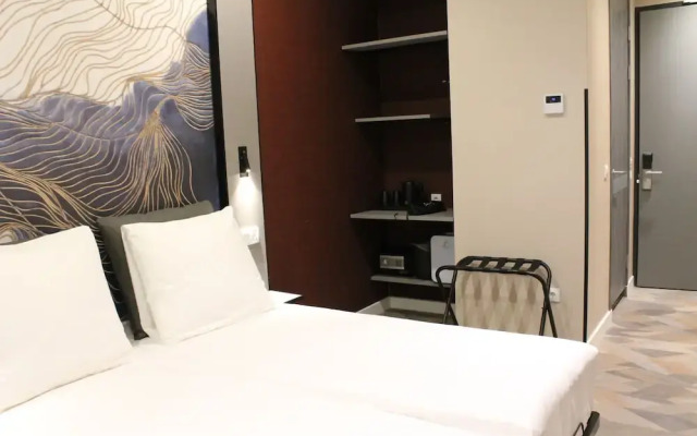 Nebula Hotel by INE'S