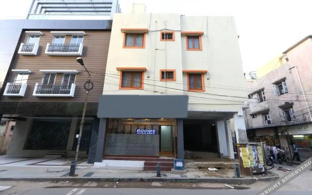 Khaleej Residency by OYO Rooms