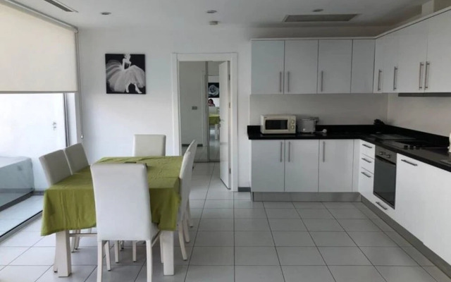 2 Bed Penthouse Apartment With Stunning Sea View