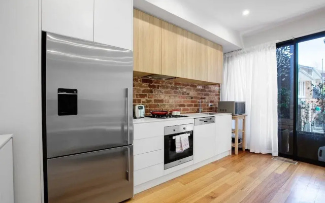 Designer Taste 2BR Townhouse@hawthorn