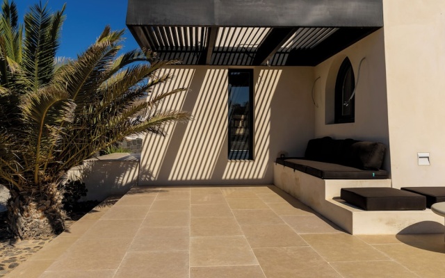 Exomitis1 Cellar & Sea Escape