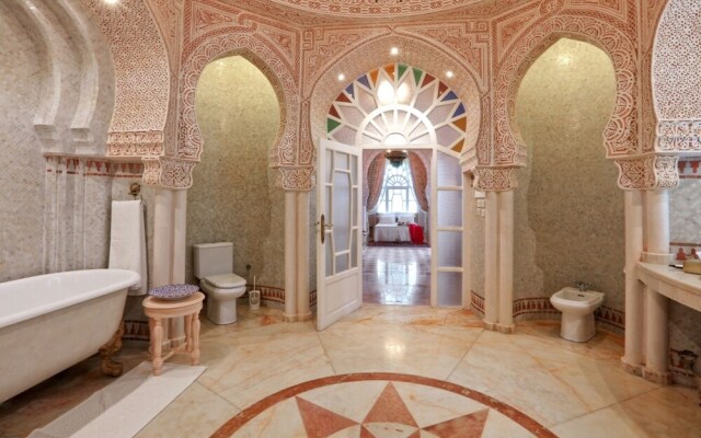 5 Stars Extravagant, 5 Bedroom Riad in el Jadida With Garden and Terra