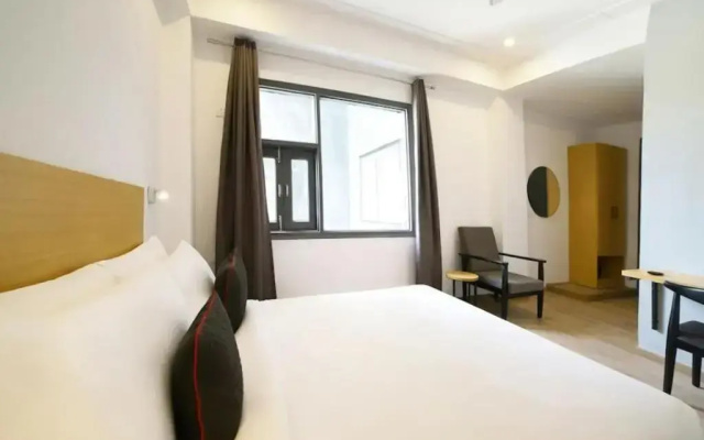 Hotel Mavens Orange Gurgaon