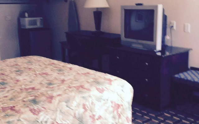 Budget Inn East