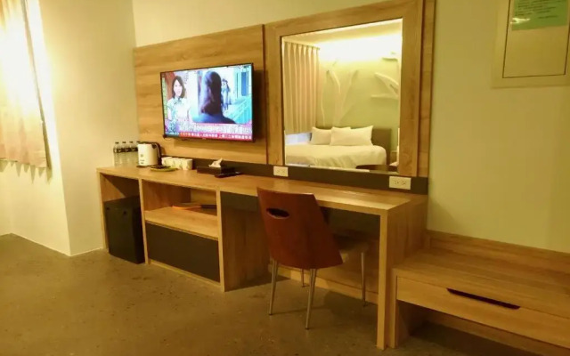 Travel Light Hotel