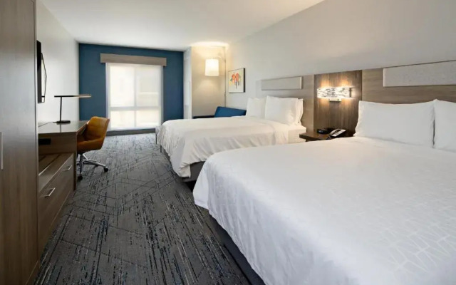 Holiday Inn Express & Suites Valencia - Santa Clarita, an IHG Hotel