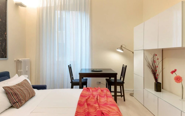 Sunny Flat In Elegant Building Close To Colosseum