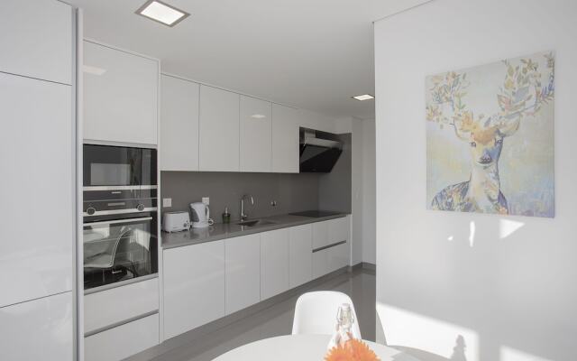 Liiiving-Luxury RiverView Apartment VIII