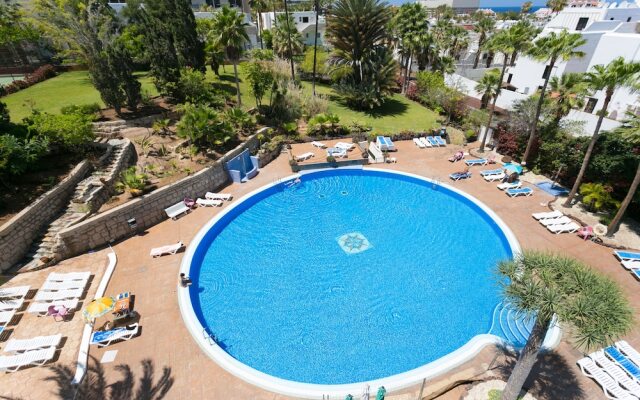 103. Apartment with Enchanting Pool View