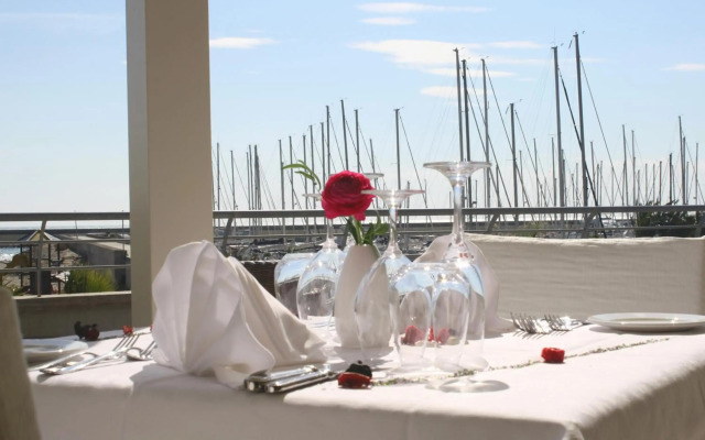 Aregai Marina Hotel & Residence