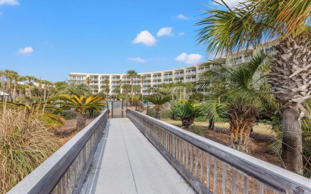 The Crescent 213 - Three Bedroom Condo