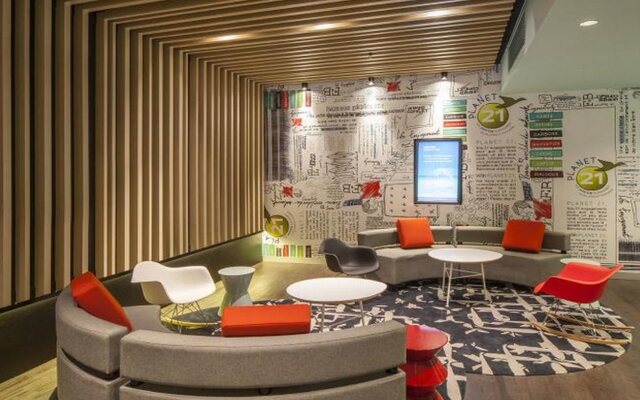 ibis Melbourne Hotel and Apartments