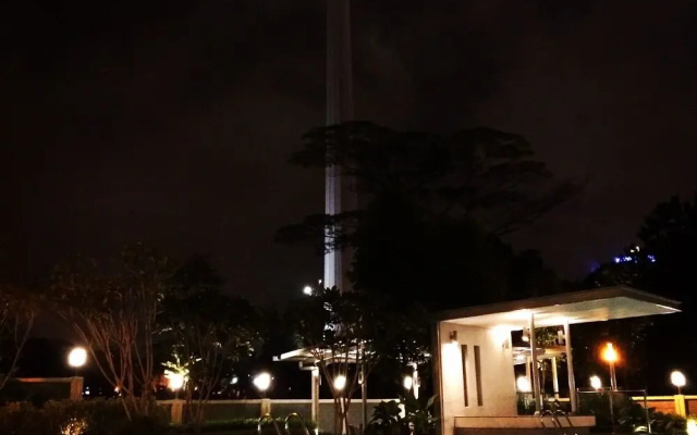 Executive 3 BR Condo by Naren