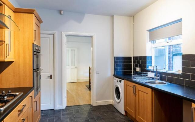 Contractor & Leisure & Garden & Central Location