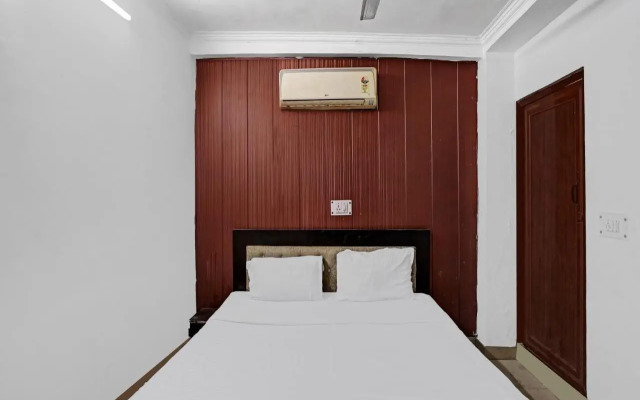 SPOT ON 80594 Ak Residency