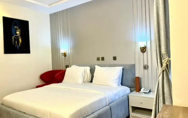 Dejoycool Hotel and Suites
