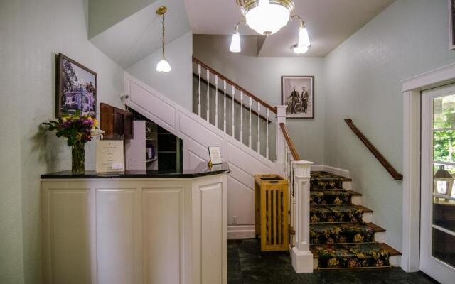 Campbell House Inn