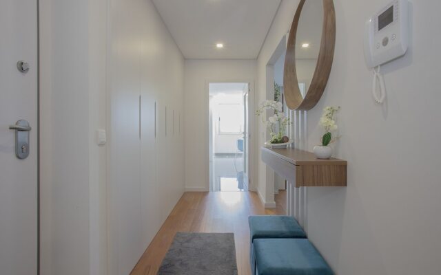 Liiiving- Luxury River View Apartment II