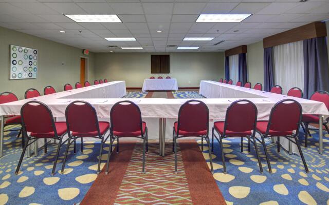 Holiday Inn Express Hotel & Suites Emporia by IHG